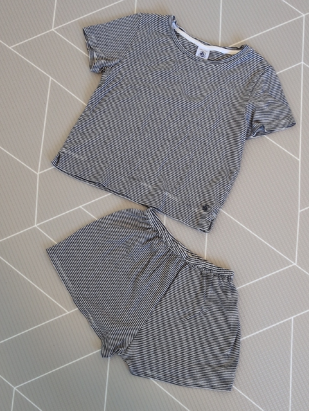 🇫🇷 Petit Bateau ⛵ Size 6 - 100% Cotton Navy & White Striped Short Sleeve Set
